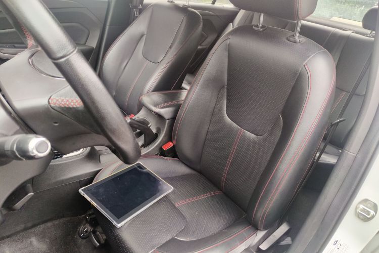 奇瑞 艾瑞泽5 2017款 1.5L CVT豪华版中控内饰19