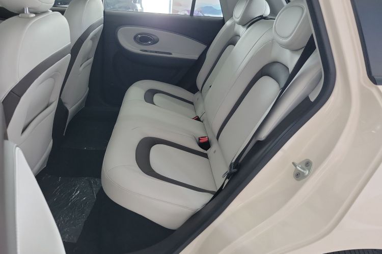 江淮钇为 钇为3 2024款 挚爱版 330km Air中控内饰21