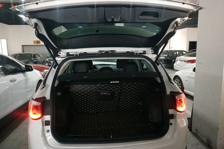 Jeep 指南者 2019款 200T 自动家享-互联大屏版机舱底盘23