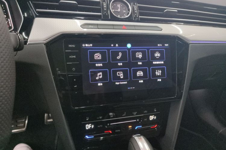 大众 迈腾 2023款 200万辆纪念版 330TSI DSG豪华型中控内饰16