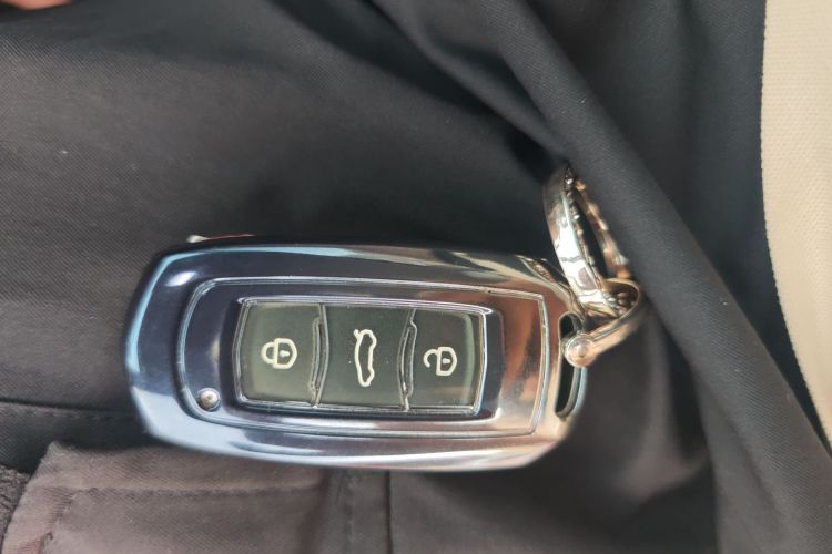 吉利银河 2024款 改款 熊猫mini 200km 龙腾版中控内饰11