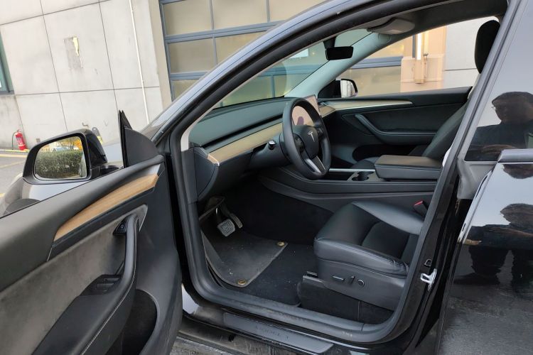特斯拉 Model Y 2021款 标准续航后驱版中控内饰20