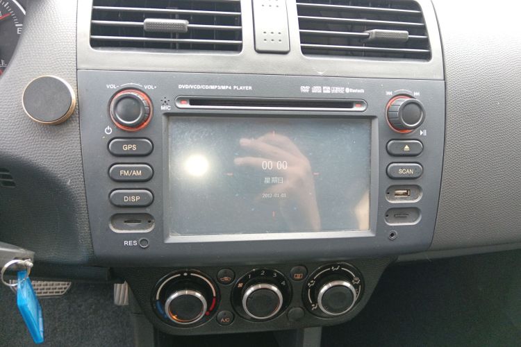 铃木 雨燕 2013款 1.5L 自动20周年限量版中控内饰16