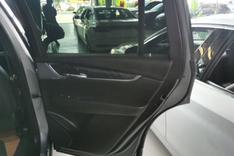 凯迪拉克XT6 2022款 2.0T 七座四驱豪华型中控内饰7006