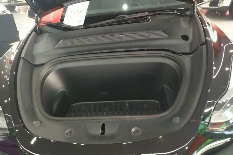 特斯拉 Model Y 2022款 改款 后轮驱动版机舱底盘24