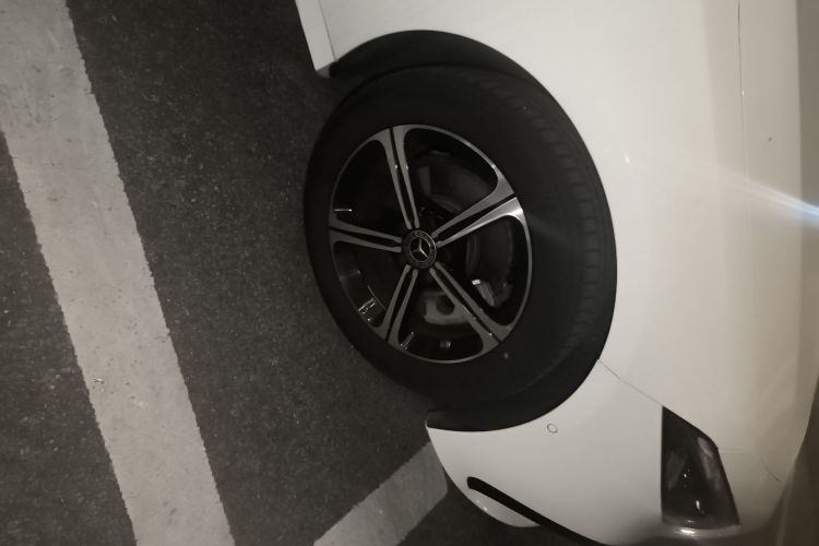 奔驰A级 2023款 A 200 L 时尚型车身外观10