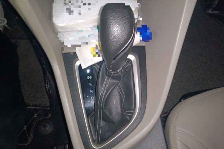 别克 英朗 2016款 15N 自动精英型中控内饰18