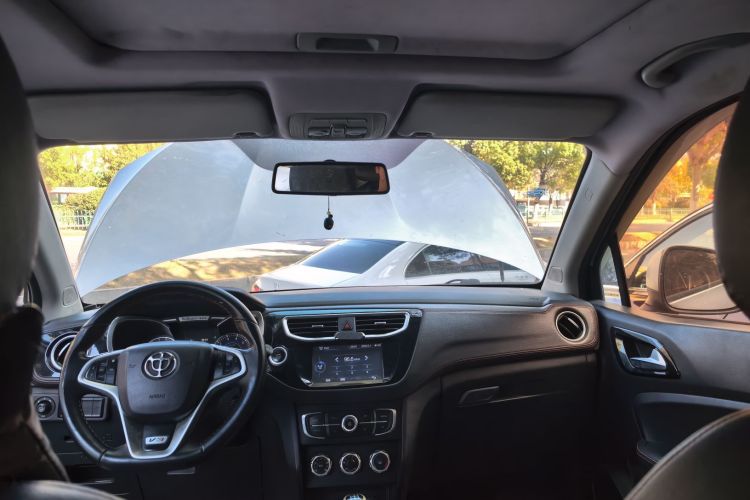 中华V3 2016款 1.5L 手动智能型局部细节22