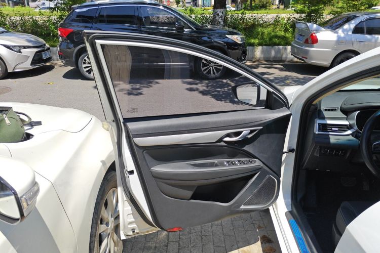 吉利汽车 帝豪 2018款 1.5L CVT向上互联版中控内饰7007