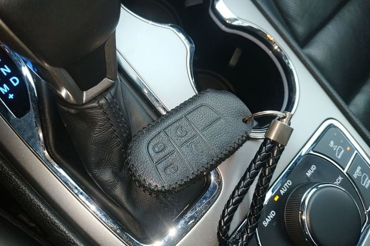 Jeep 大切诺基(进口) 2020款 3.0L 精英导航版中控内饰7001