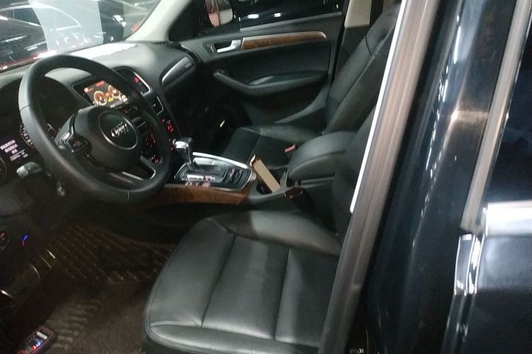 奥迪Q5 2016款 40 TFSI 进取型中控内饰19