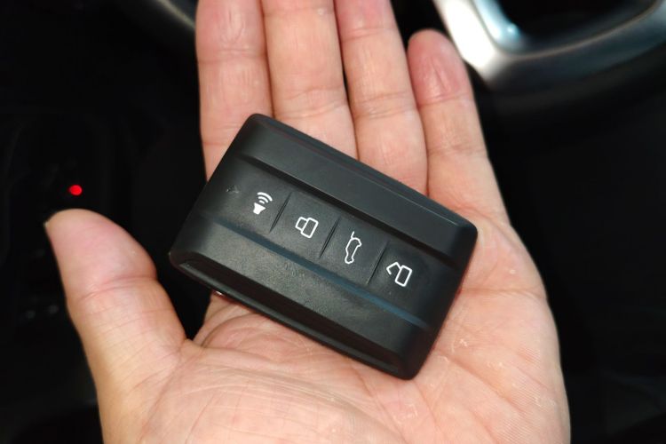 坦克300 2021款 越野版 2.0T 挑战者中控内饰11