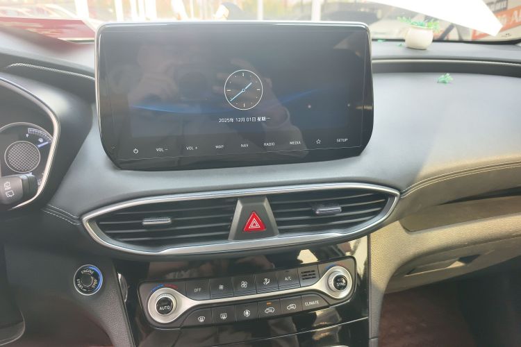 现代 胜达 2019款 380 TGDi DLX 自动两驱智尊版 国V局部细节16