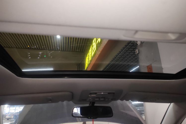 雷克萨斯IS 2011款 250 运动版中控内饰22