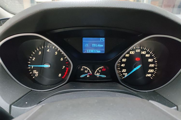 福特 福克斯 2012款 三厢 1.6L 手动舒适型中控内饰14