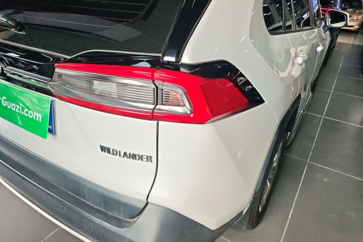 丰田 威兰达 2020款 2.0L CVT两驱豪华版车身外观9