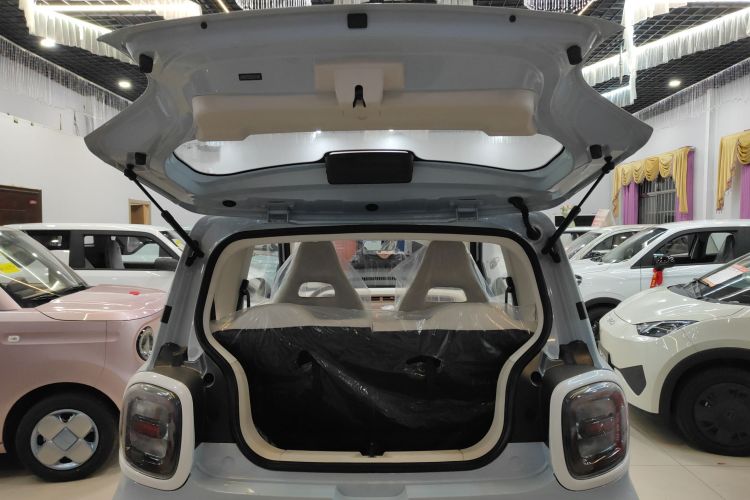 奔腾小马 2026款 222km 炫彩马机舱底盘23