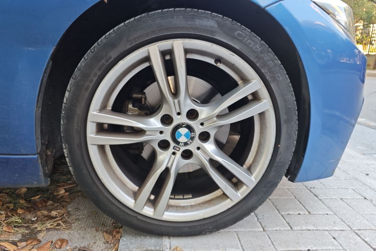 宝马3系 2019款 320i M运动套装车身外观10