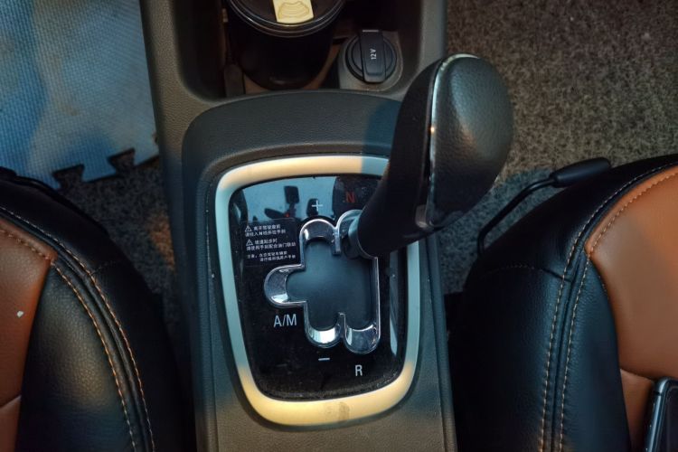 雪佛兰 2015款 赛欧3 1.3L AMT理想版中控内饰18