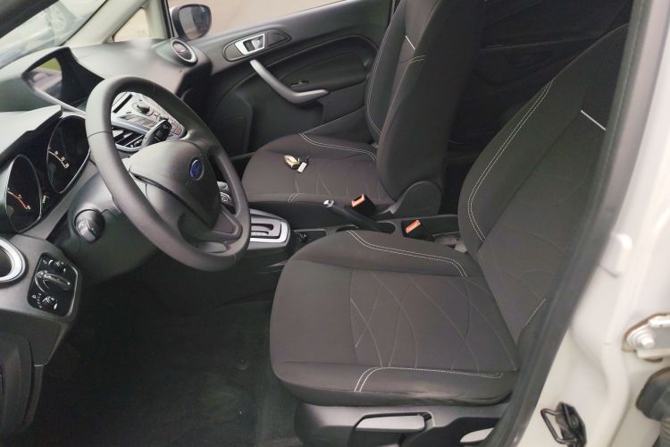 福特 嘉年华 2013款 两厢 1.5L 自动时尚型中控内饰19