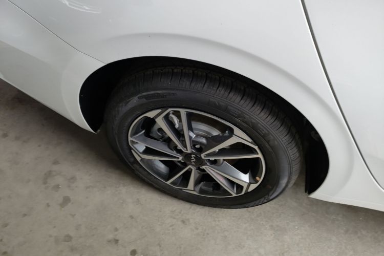 起亚K3 2024款 1.5L CVT豪华智享版车身外观56