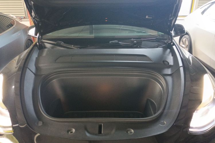 特斯拉 Model Y 2022款 后轮驱动版局部细节24