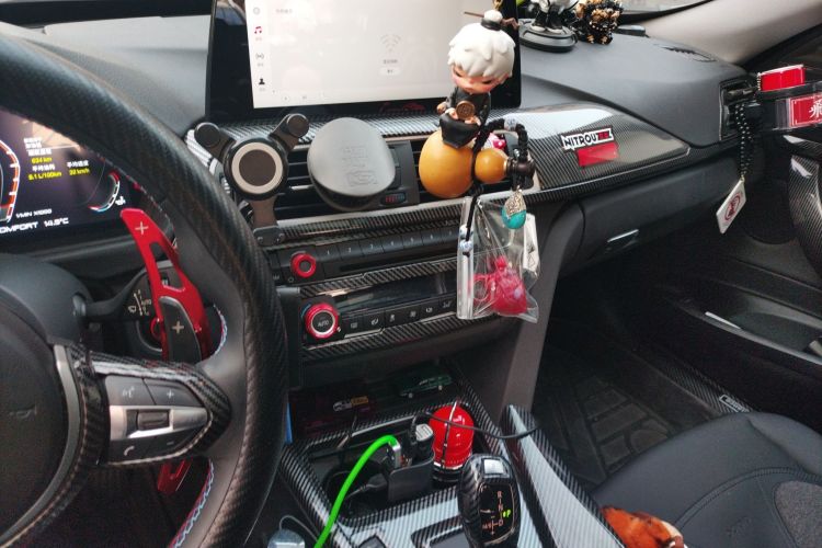 宝马3系GT 2017款 320i 时尚型中控内饰16