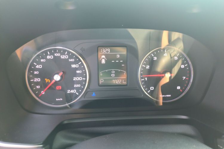 荣威RX5 2020款 20T 自动4G互联超越旗舰版局部细节14