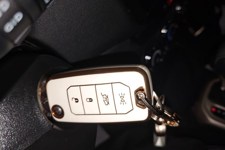 Jeep 自由侠 2017款 180T 自动高能版中控内饰11