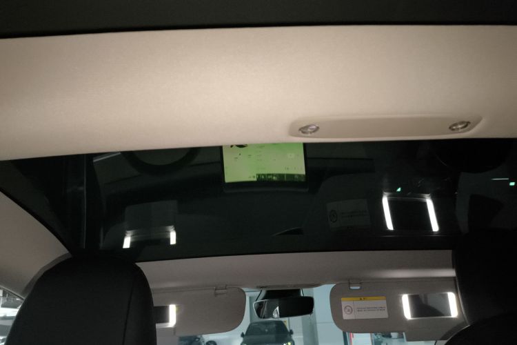 特斯拉 Model 3 2022款 后轮驱动版中控内饰22