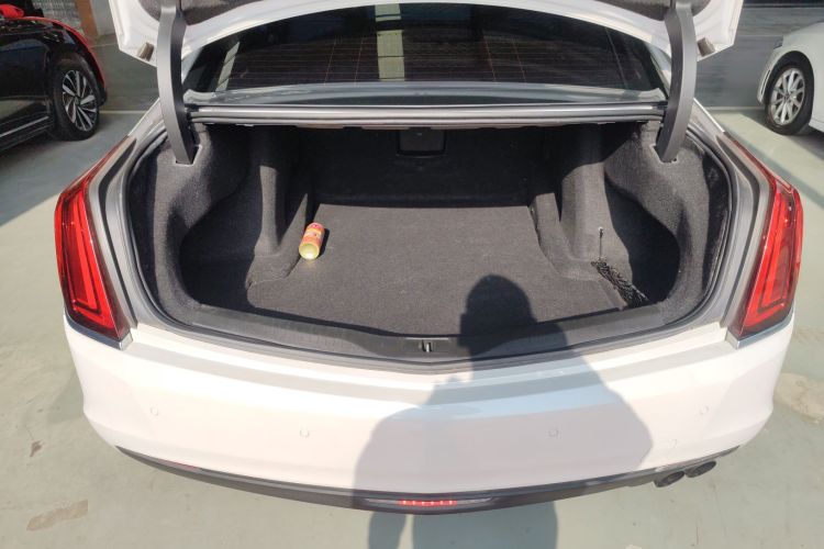 凯迪拉克CT6 2017款 28T 精英型机舱底盘23