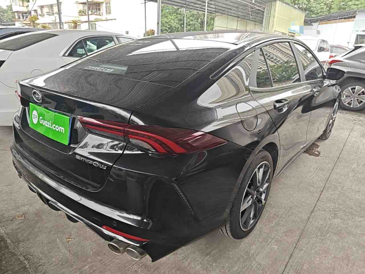 车辆右后45度外观展示