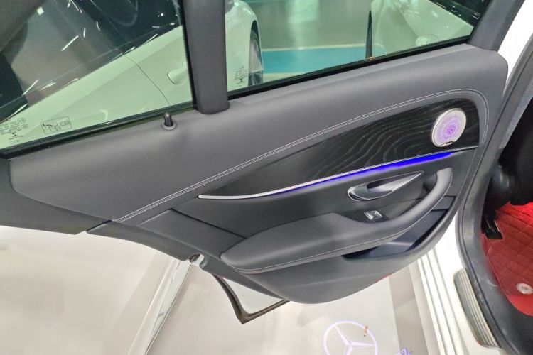 奔驰E级(进口) 2023款 E 260 时尚型运动版中控内饰7008