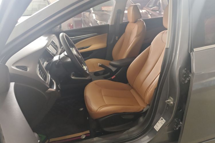 别克 阅朗 2018款 18T 自动旗舰型中控内饰19