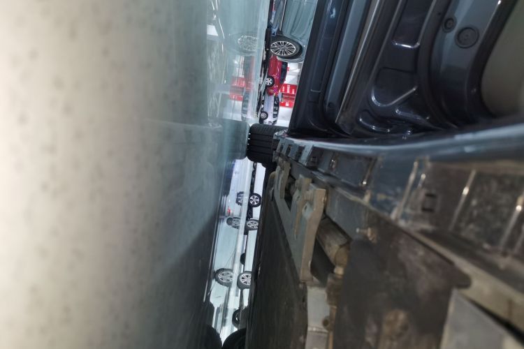 鸿蒙智行 智界R7 2025款 增程 251km Max局部细节9002