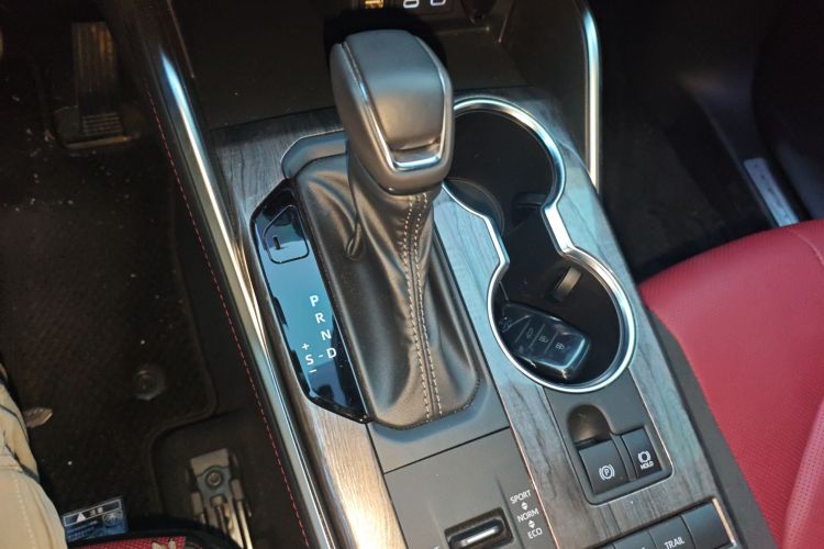 丰田 皇冠陆放 2024款 2.5L HEV四驱旗舰版中控内饰18