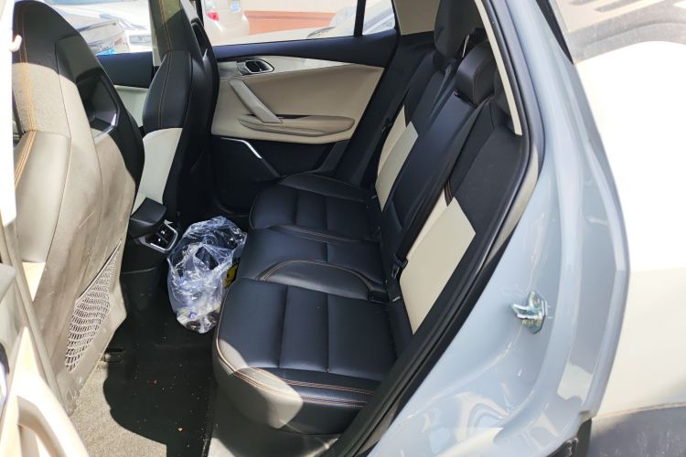 领克06 EM-P 2023款 1.5T Remix PHEV Pro中控内饰21