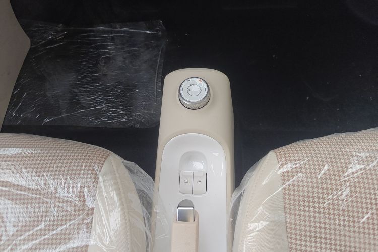 五菱汽车 宏光MINIEV 2024款 第三代 215km 青春版中控内饰18