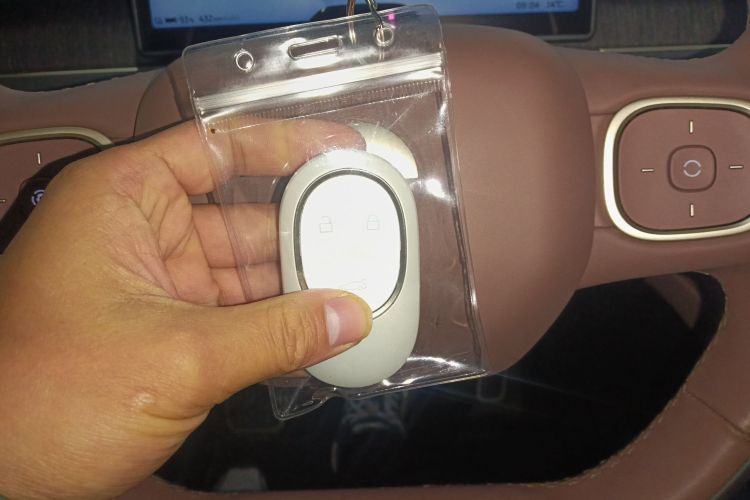 蔚来ES8 2023款 75kWh 行政版中控内饰11