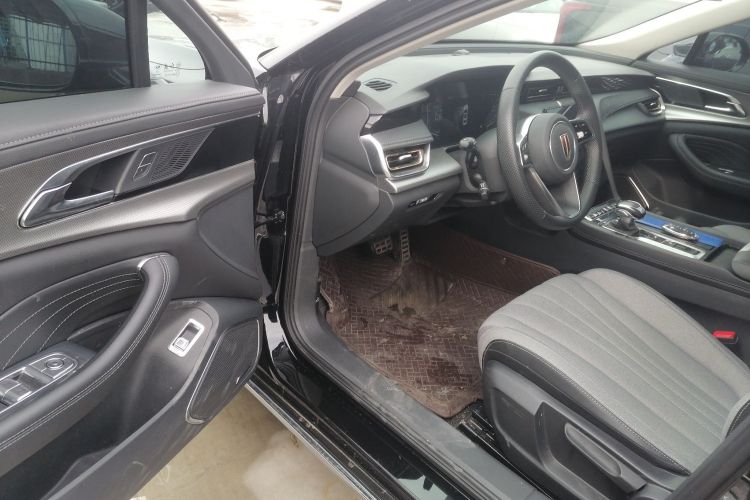 红旗H5 2024款 1.5T DCT智联旗悦版中控内饰7003