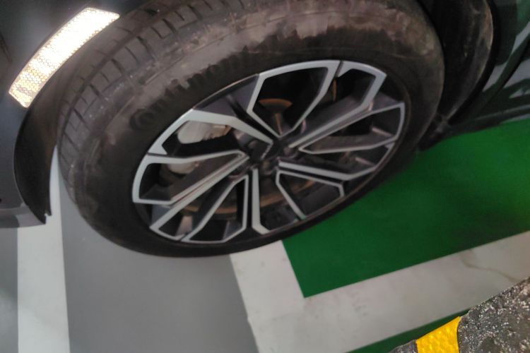 领克09 2024款 2.0T 四驱运动版 五座车身外观6007