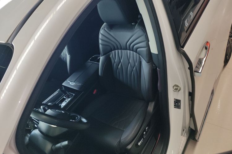 广汽传祺 传祺M8 2024款 大师系列 400T 至尊版中控内饰19