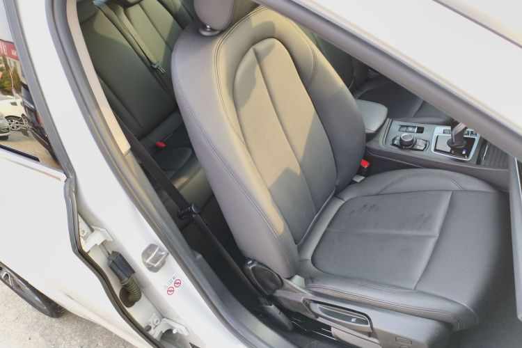 宝马1系 2020款 120i 时尚型局部细节41