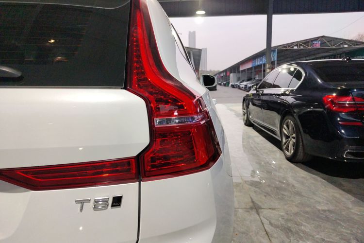 沃尔沃XC60 2019款 T5 四驱智远版 国VI车身外观9