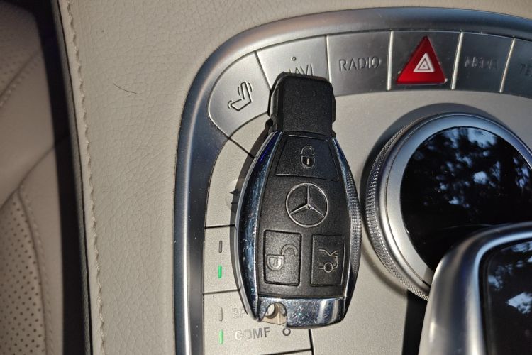 奔驰S级 2014款 S 320 L 商务型中控内饰7001