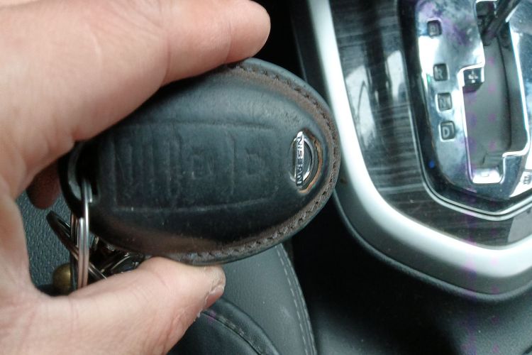 日产 途达 2020款 2.5L XV 4WD 自动四驱旗舰版中控内饰11