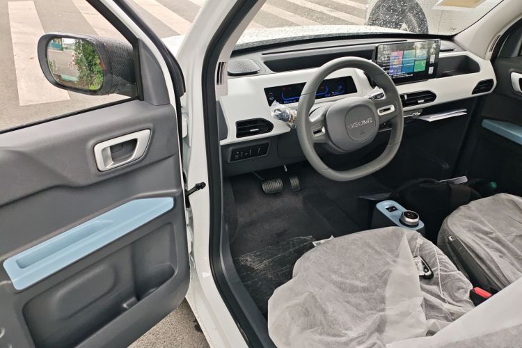 吉利银河 熊猫 2025款 210km 元气熊中控内饰7003