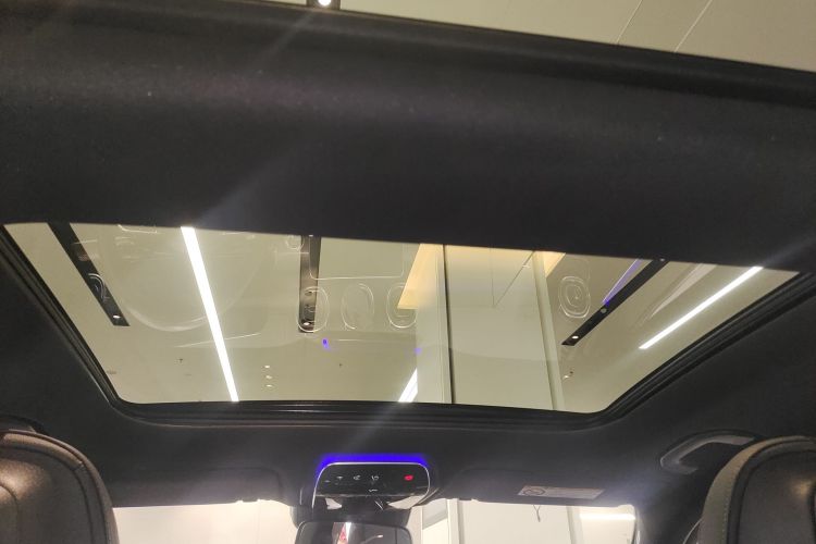 奔驰C级新能源 2024款 C 350 eL中控内饰22