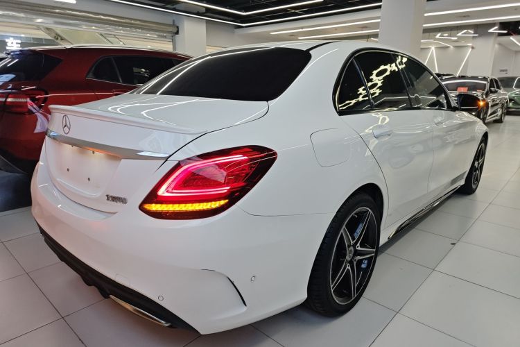 奔驰C级 2020款 改款 C 260 运动版车身外观7