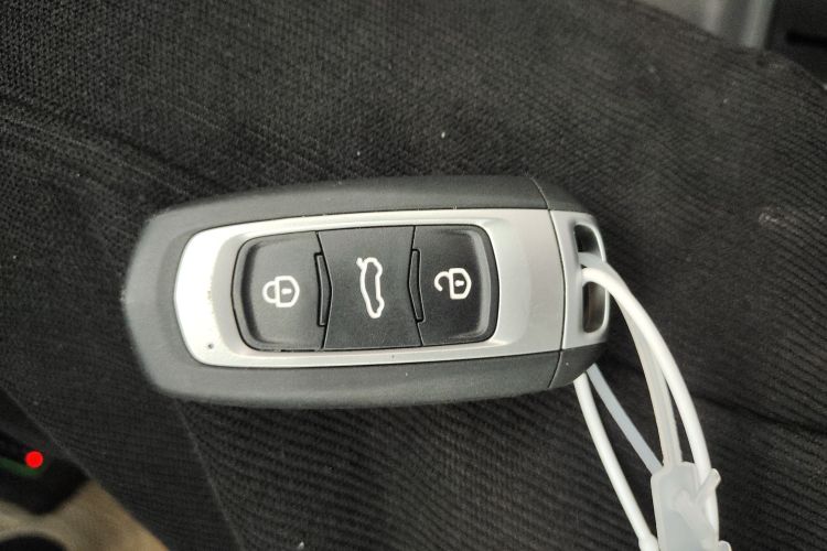 吉利银河 2024款 熊猫mini 200km 耐力熊中控内饰11